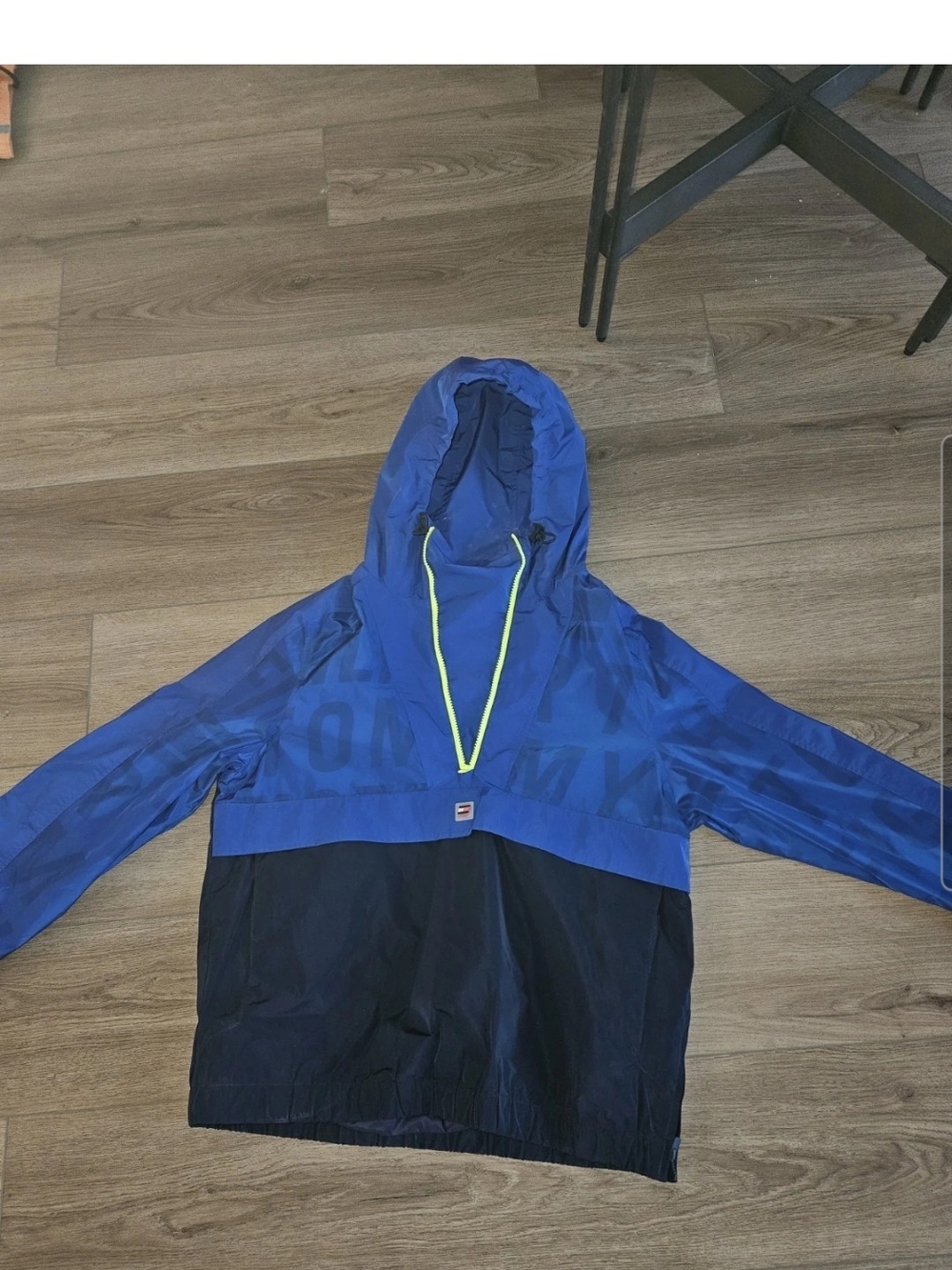 Tommy Hilfiger anorak jacket (blue and black). Adult XS